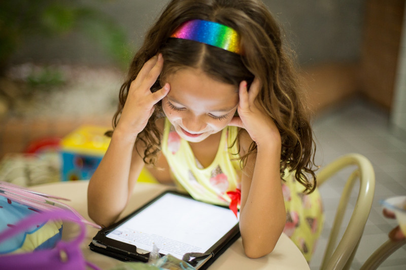 How to Read an E-Book with Your Child